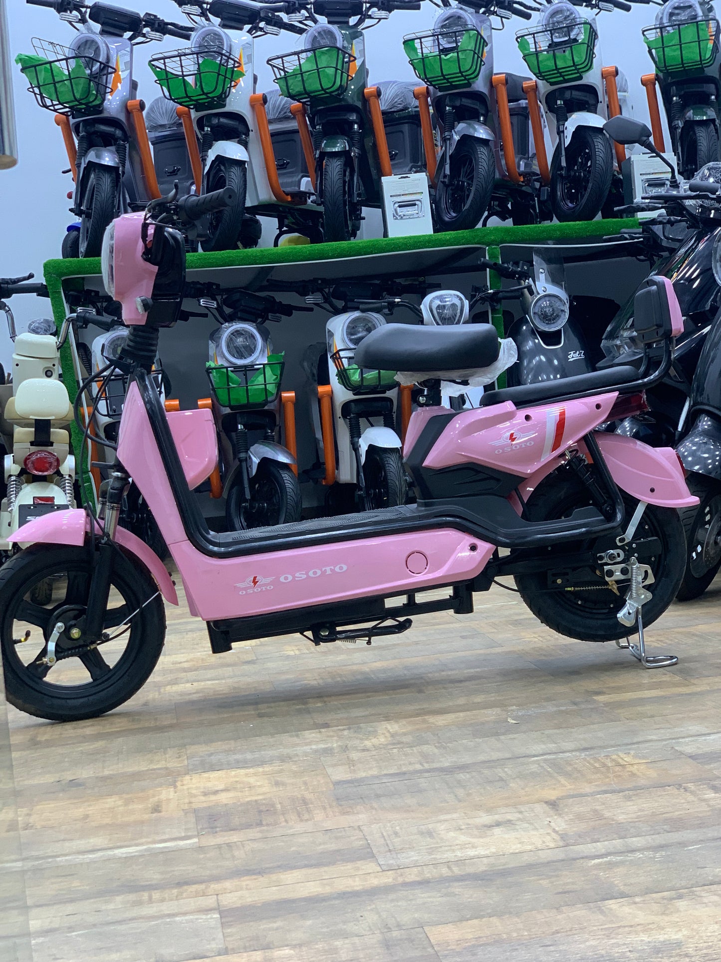 Scooter Dora nahla